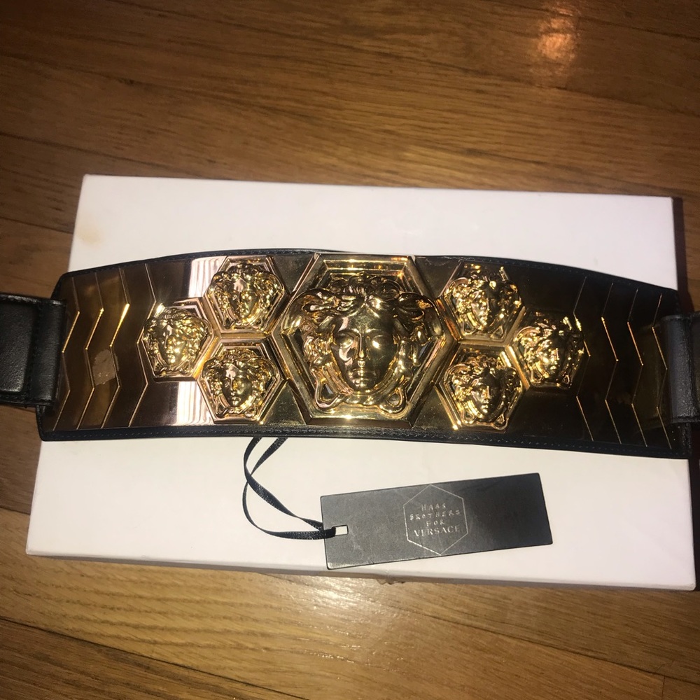 NWT Versace Medusa Head Blk Women’s  belt  100/40